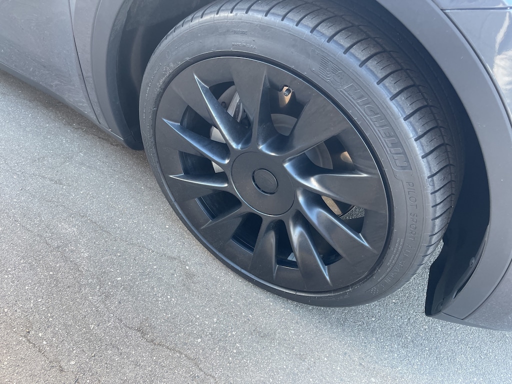 2021 Tesla Model Y Long Range photo 4