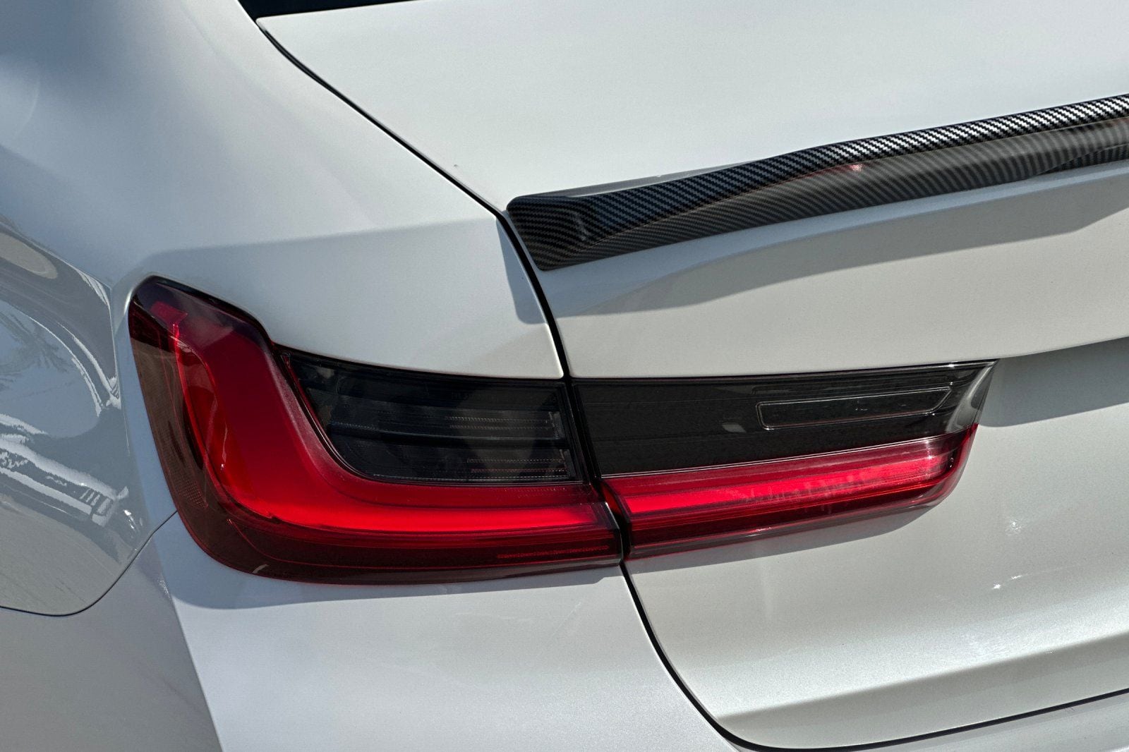 2021 BMW 3 Series 330e - Photo 33