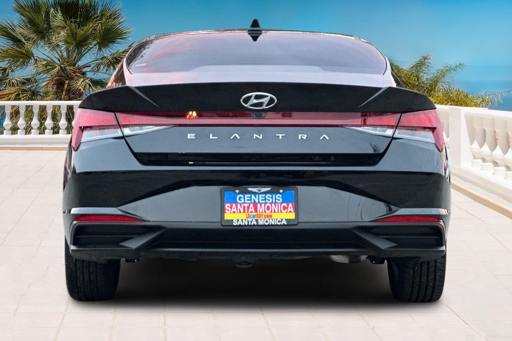 2023 Hyundai Elantra SEL photo 4