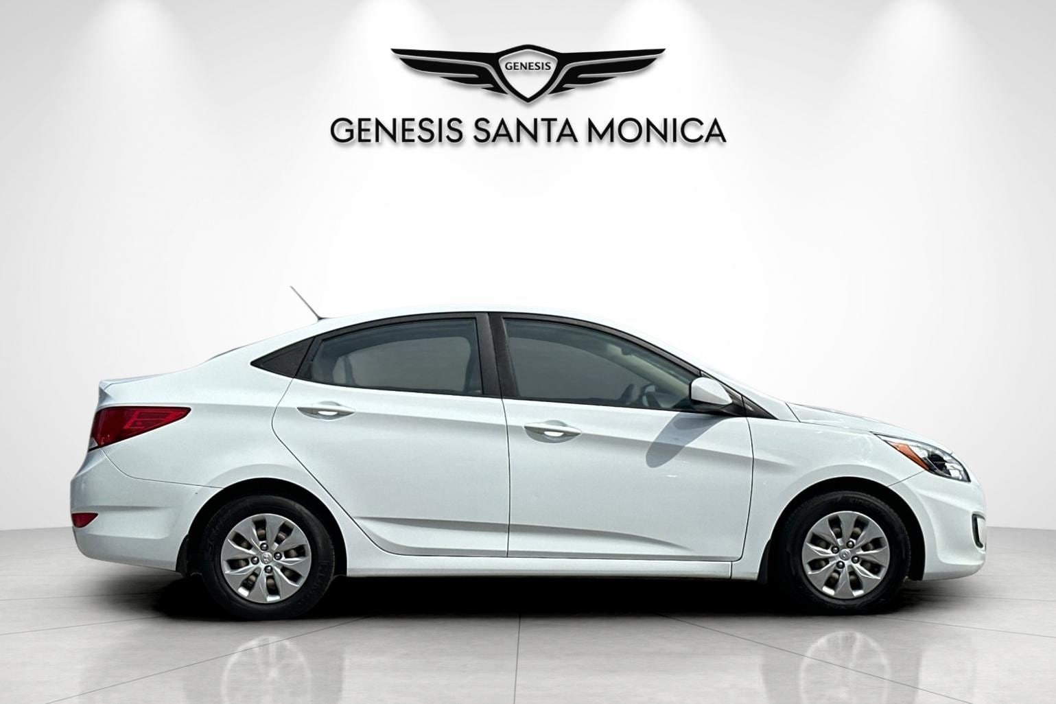 2016 Hyundai Accent SE photo 2