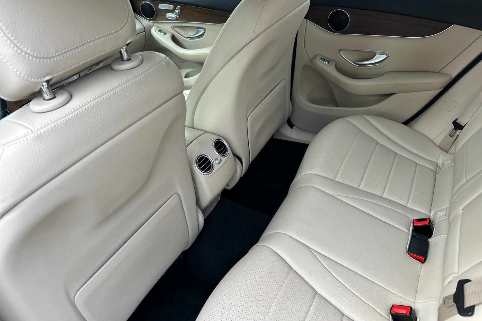 2021 Mercedes-Benz GLC GLC300 - Photo 14
