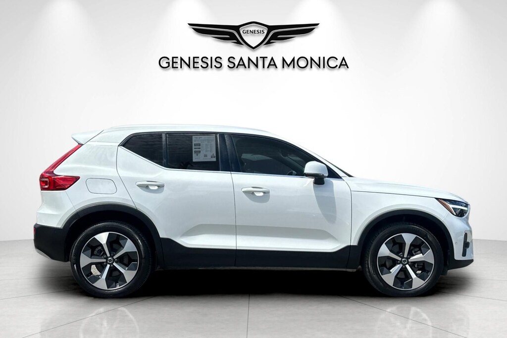 Used 2025 Volvo XC40 B5 Plus Bright Theme SUV