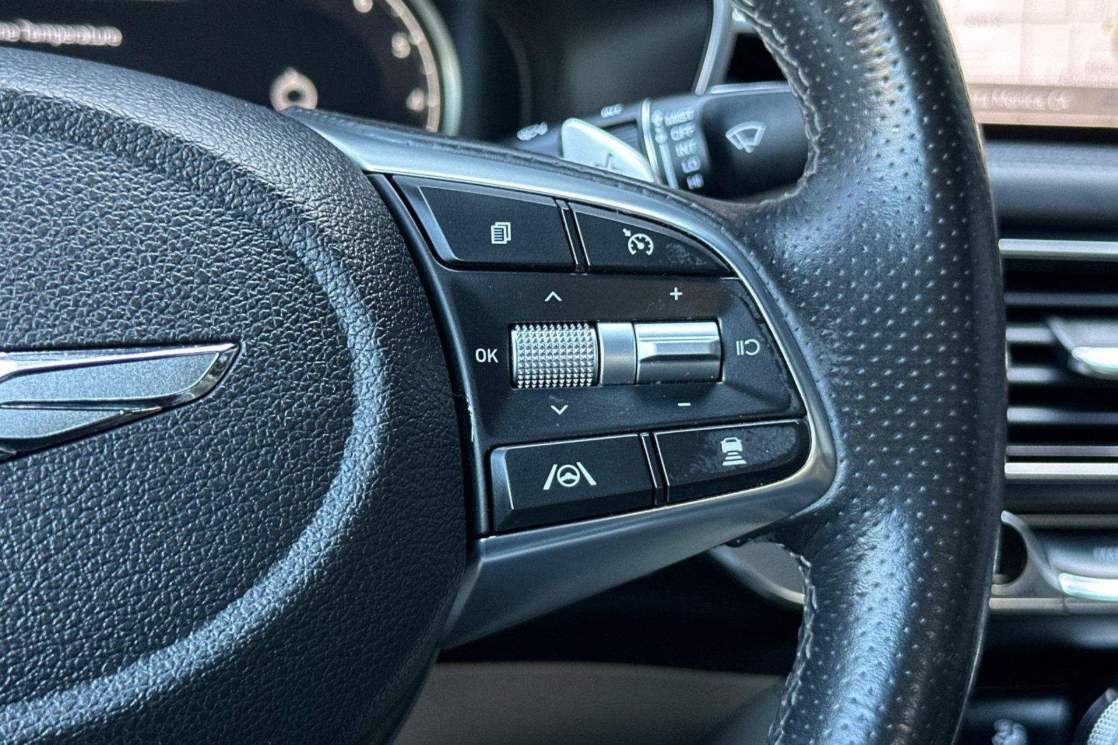 2022 GENESIS G70 Standard - Photo 29