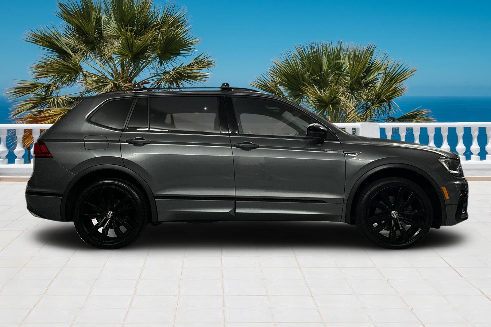 2020 Volkswagen Tiguan SE R-Line Black photo 3