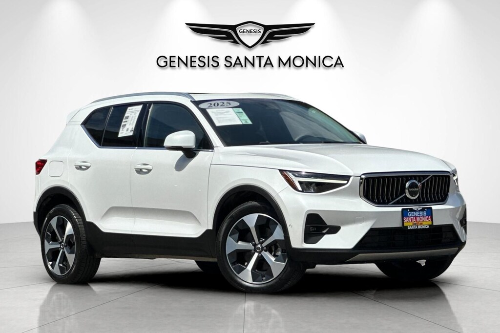 Used 2025 Volvo XC40 B5 Plus Bright Theme SUV