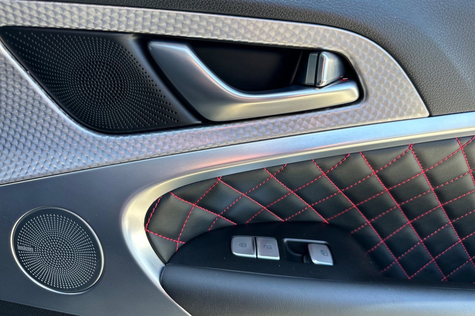 2023 GENESIS G70 Standard - Photo 20