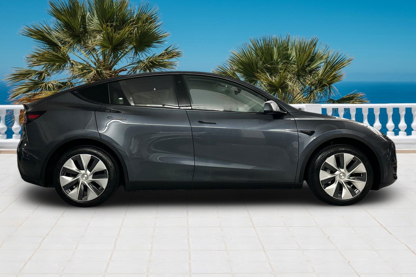 Used 2020 Tesla Model Y Long Range with VIN 5YJYGDEE3LF032361 for sale in Santa Monica, CA