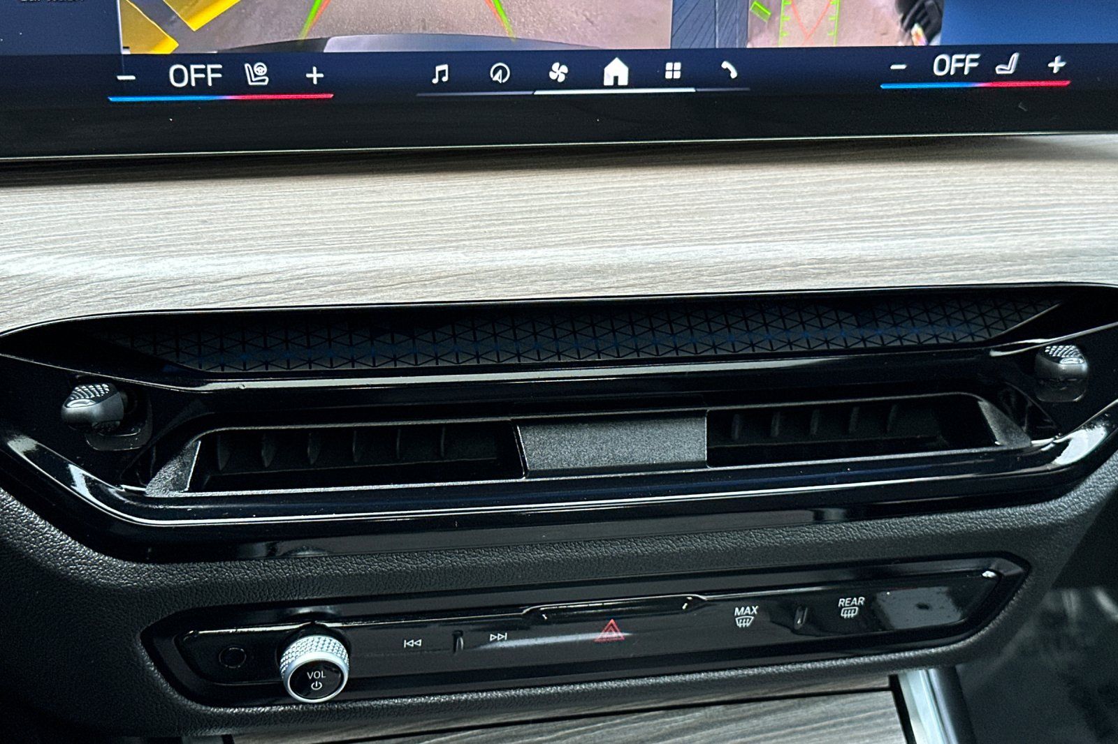 2025 BMW i4 40 - Photo 24