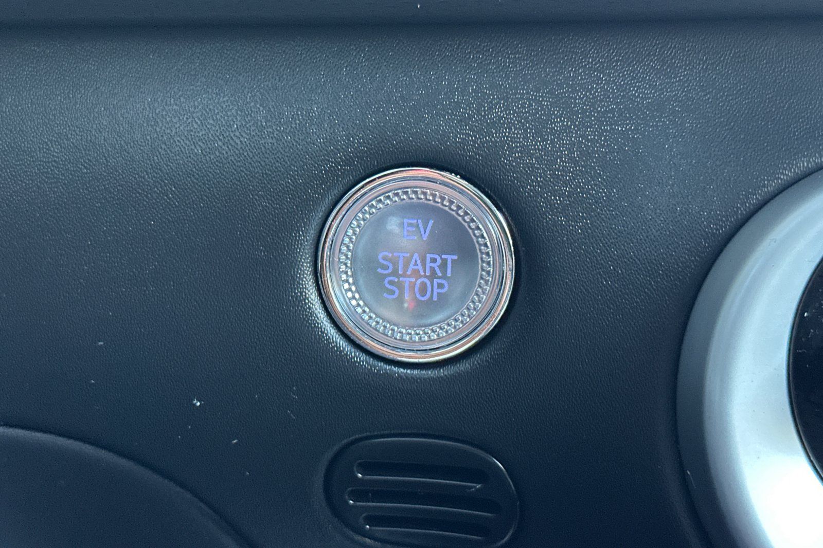 2023 GENESIS GV60 Advanced - Photo 29