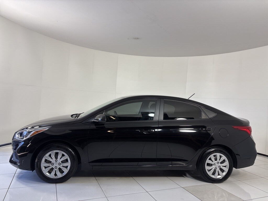 Used 2022 Hyundai Accent SE Sedan