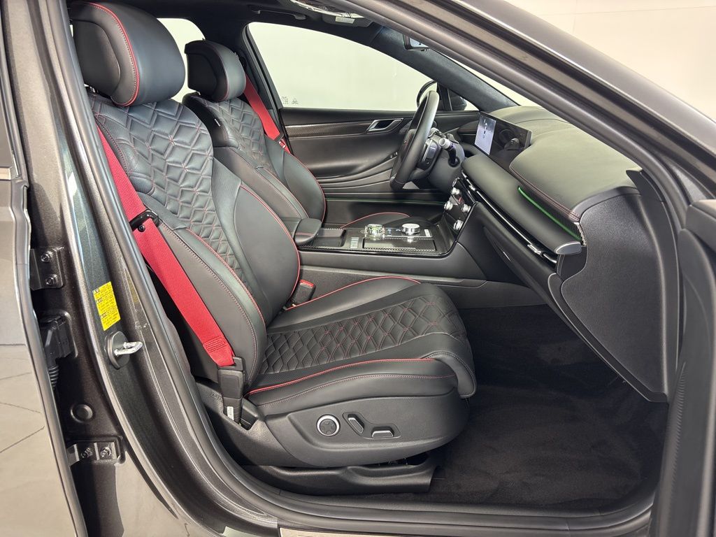 Thumbnail: 2025 Genesis G80 - 12