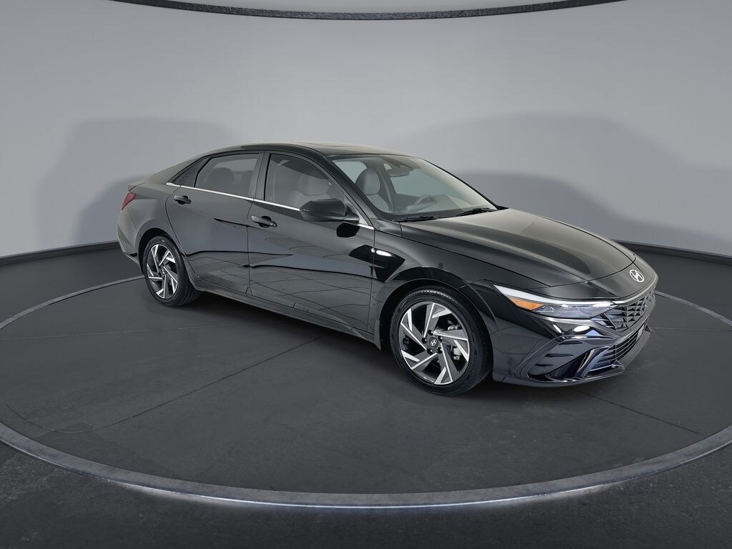 Certified 2025 Hyundai Elantra SEL Convenience Sedan