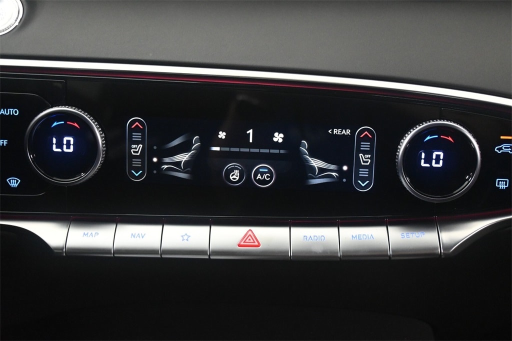 Thumbnail: 2025 Genesis GV70 - 19