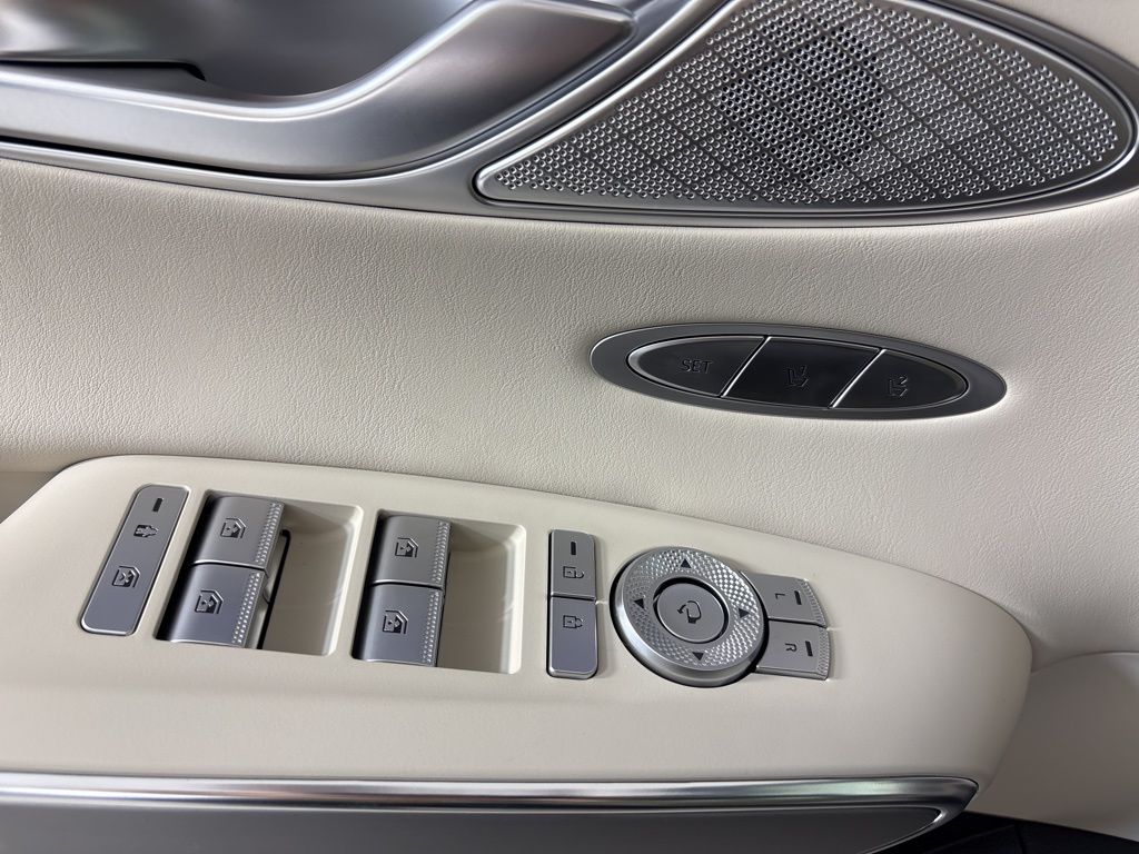 Thumbnail: 2026 Genesis GV70 - 17