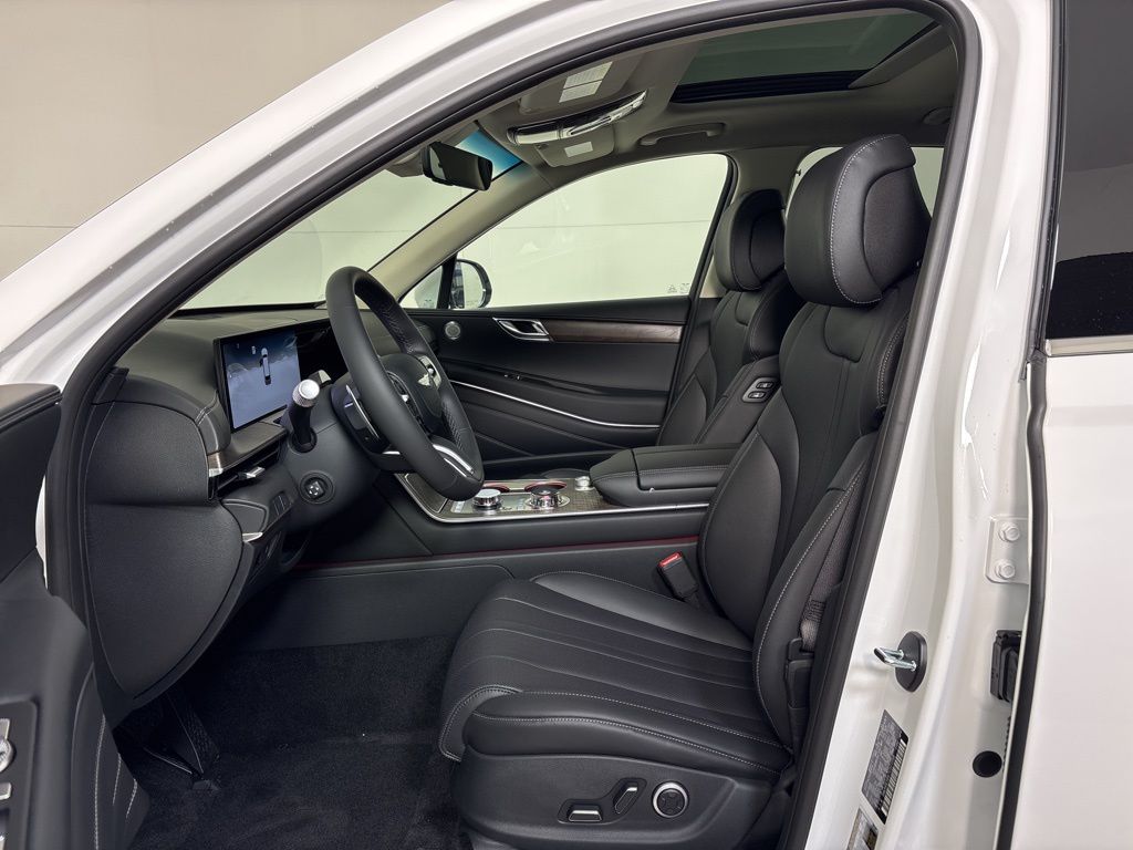 Thumbnail: 2026 Genesis GV80 - 14