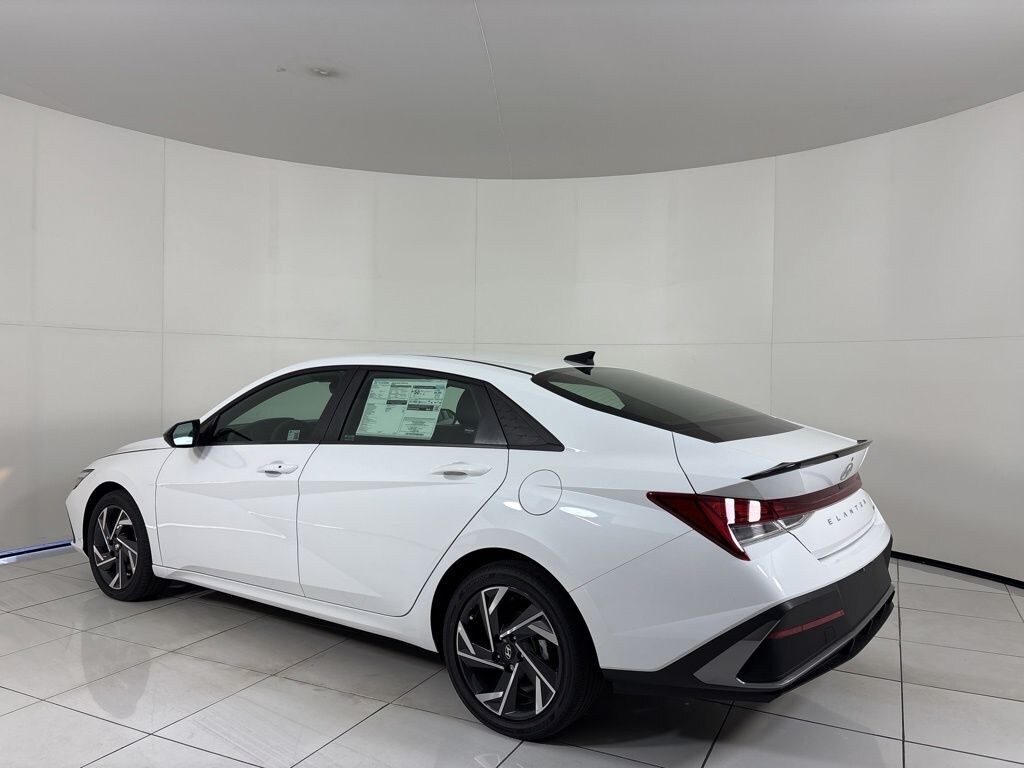 Certified 2025 Hyundai Elantra Hybrid Sedan
