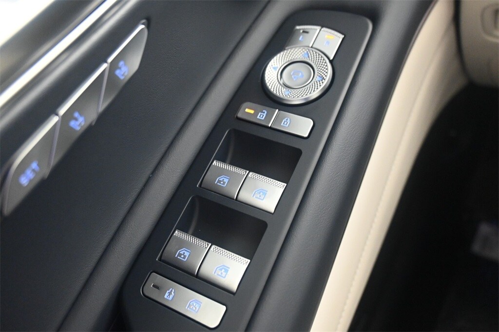 Thumbnail: 2026 Genesis GV80 - 16