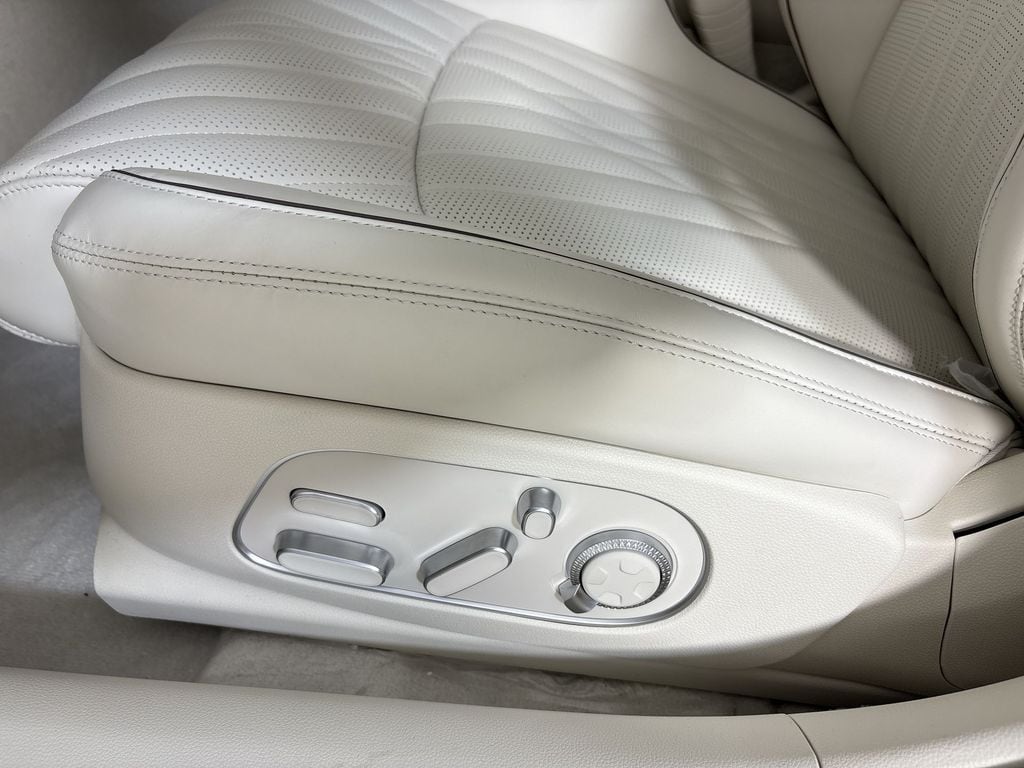 Thumbnail: 2026 Genesis G90 - 14