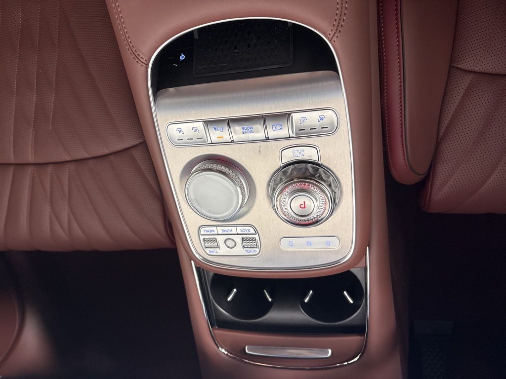 Thumbnail: 2026 Genesis G90 - 33
