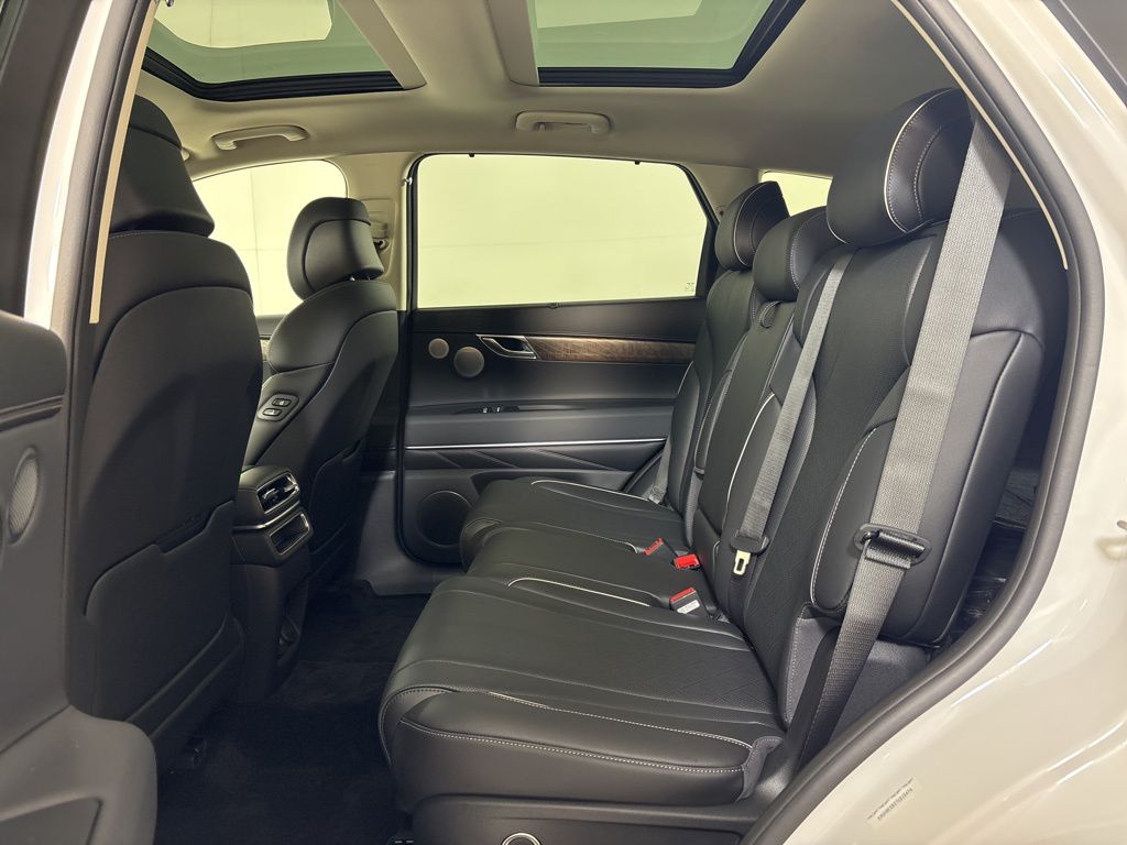 Thumbnail: 2026 Genesis GV80 - 18