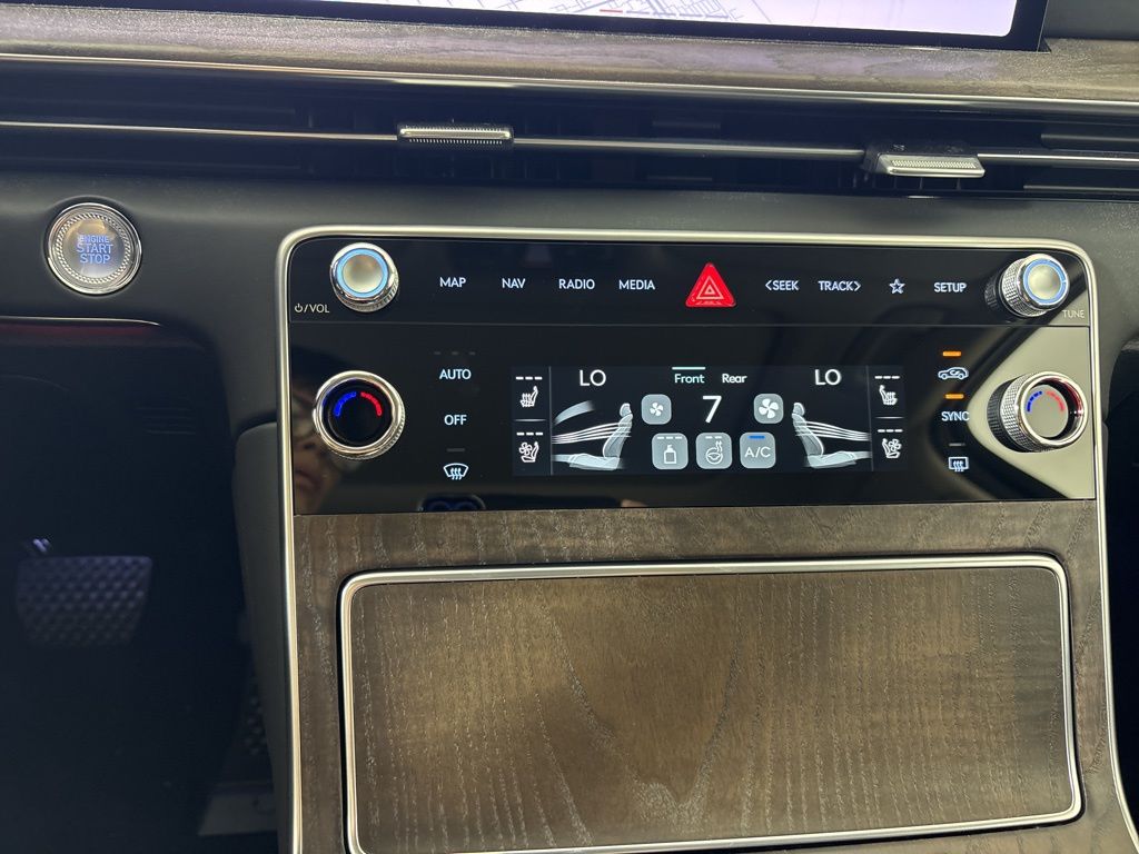 Thumbnail: 2026 Genesis GV80 - 30