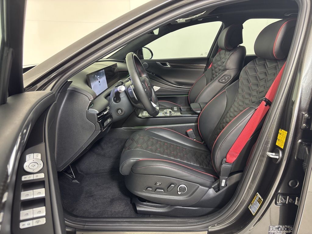 Thumbnail: 2025 Genesis G80 - 14