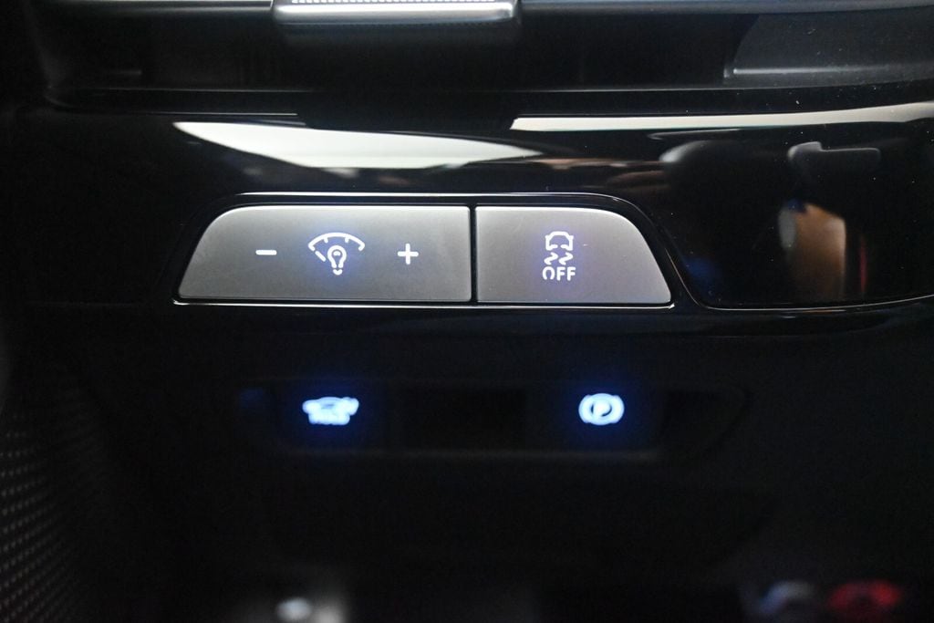 Thumbnail: 2025 Genesis G80 - 14