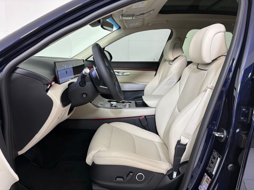 Thumbnail: 2026 Genesis GV70 - 14