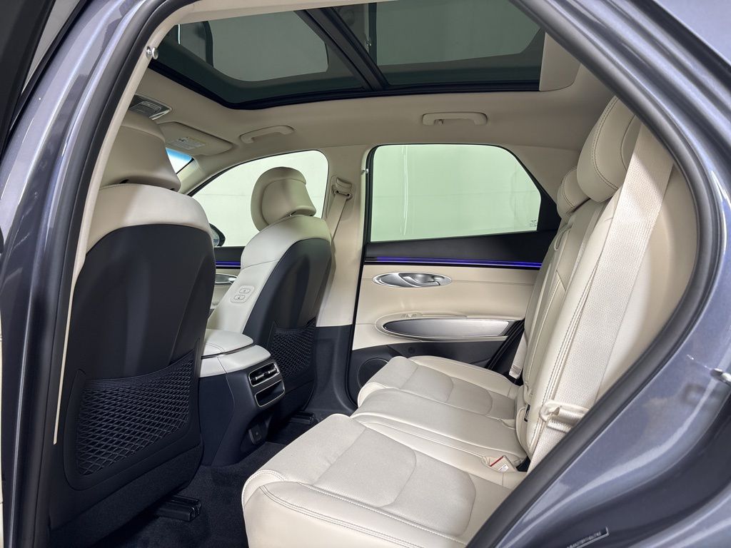 Thumbnail: 2026 Genesis GV70 - 18