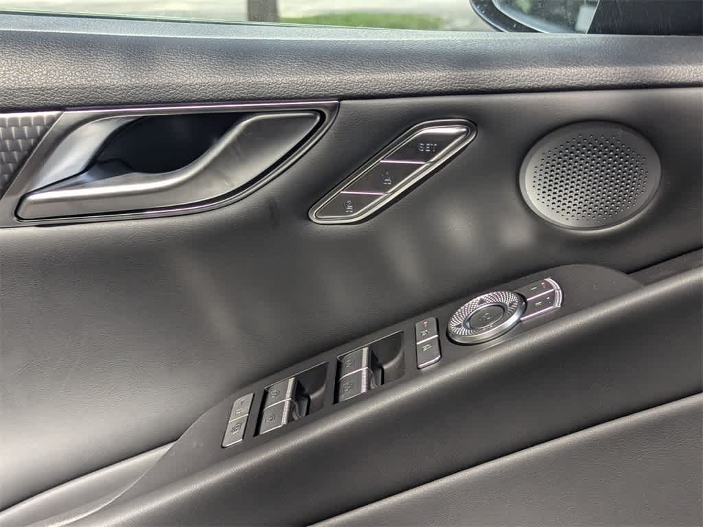 Thumbnail: 2025 Genesis G80 - 25