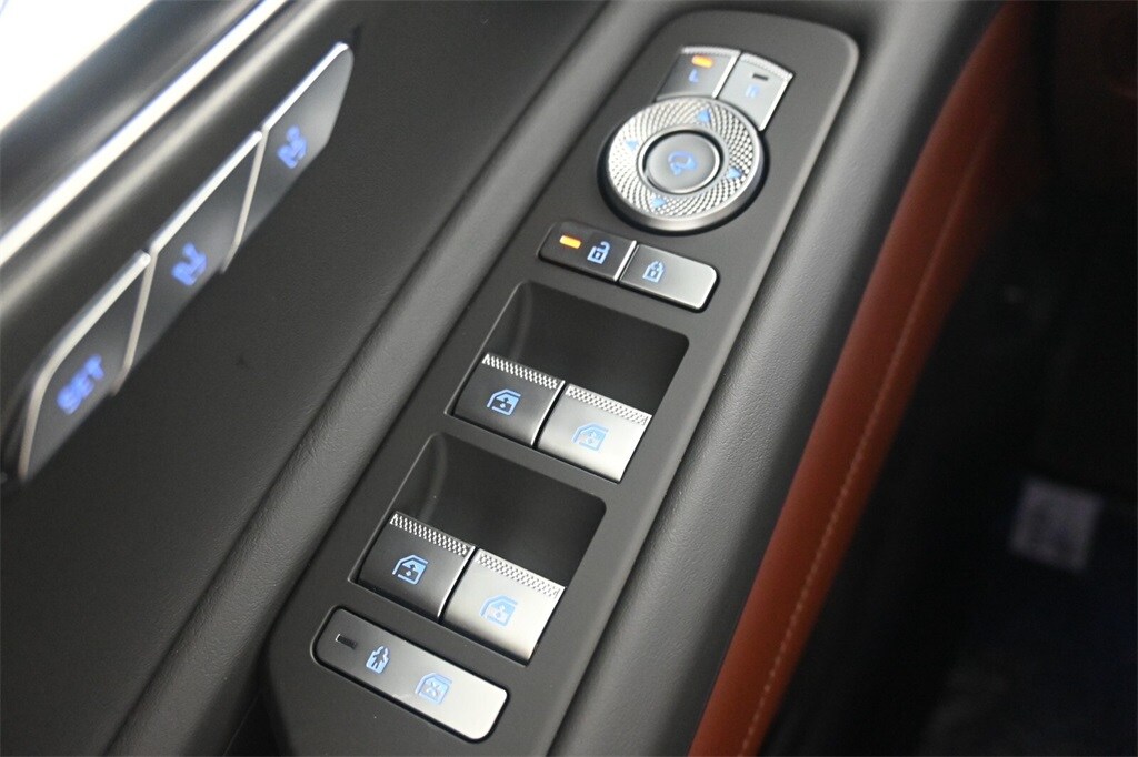 Thumbnail: 2025 Genesis GV80 - 16