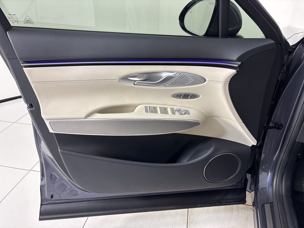 Thumbnail: 2026 Genesis GV70 - 16