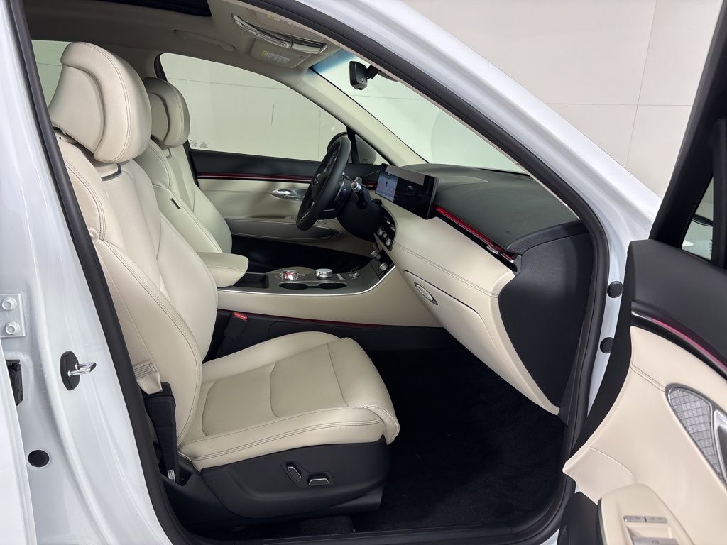 Thumbnail: 2026 Genesis GV70 - 12