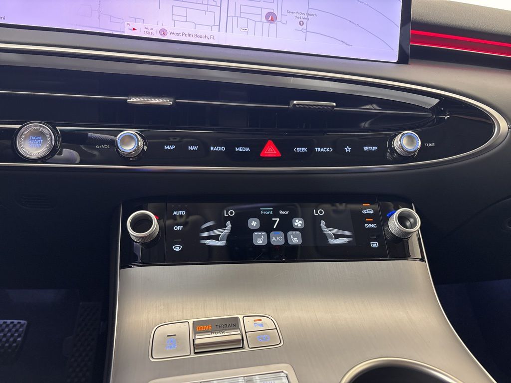 Thumbnail: 2026 Genesis GV70 - 28