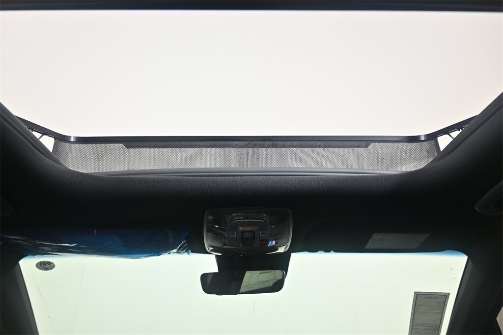 Thumbnail: 2025 Genesis GV70 - 22