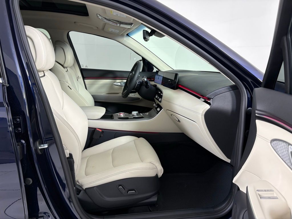 Thumbnail: 2026 Genesis GV70 - 12