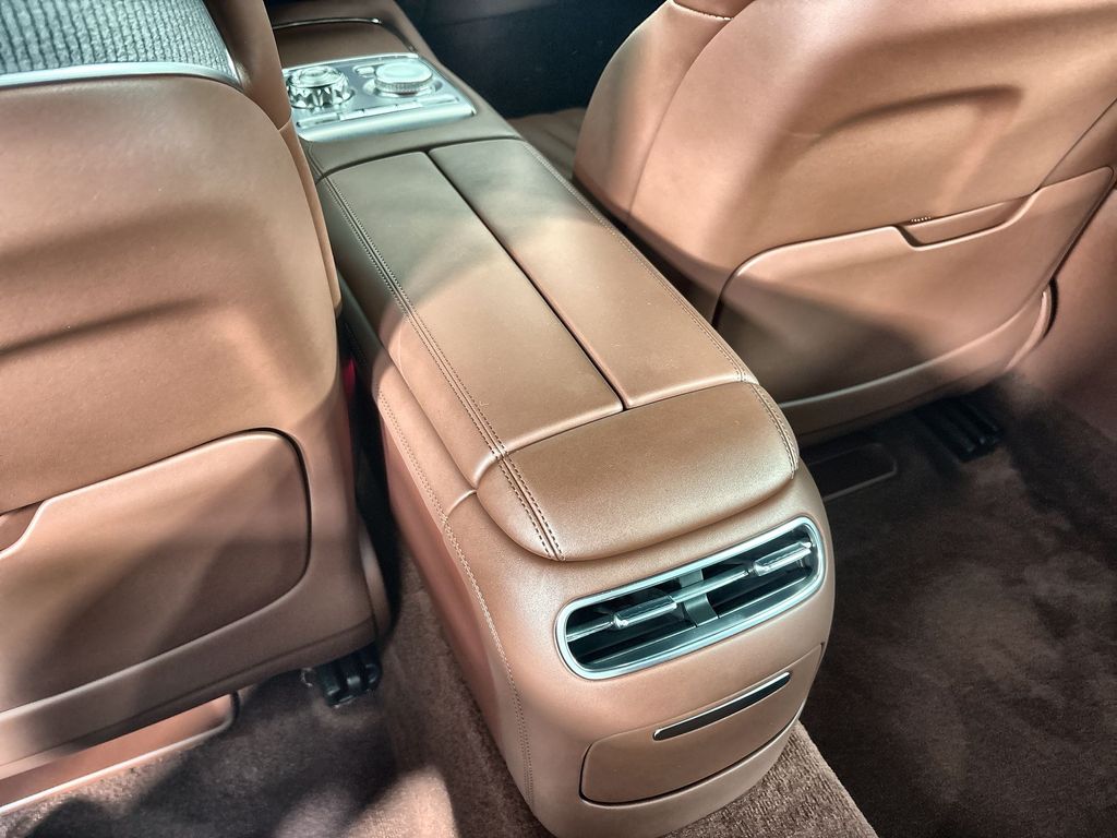Thumbnail: 2026 Genesis G90 - 23