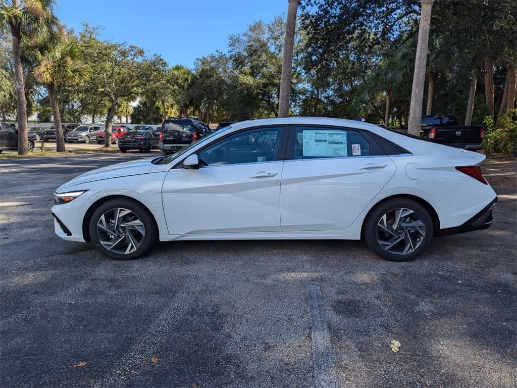 Thumbnail: 2025 Hyundai Elantra - 4