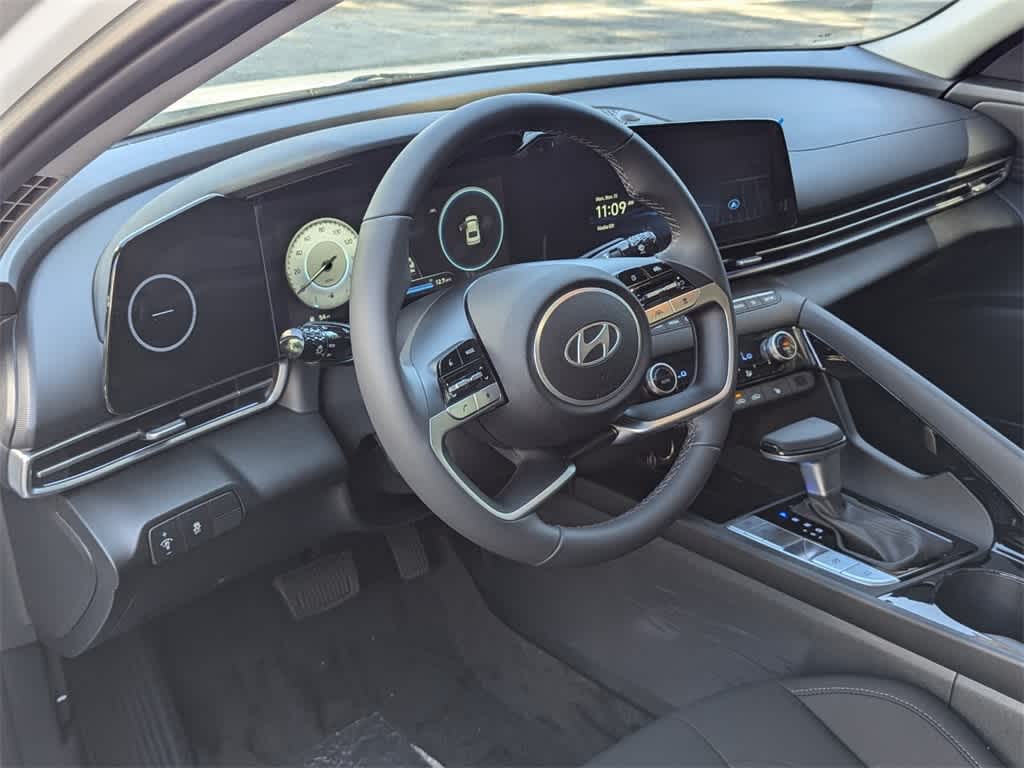 Thumbnail: 2025 Hyundai Elantra - 12