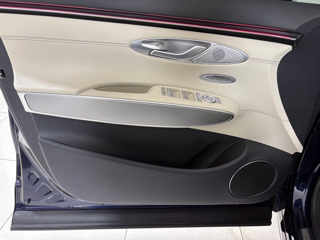 Thumbnail: 2026 Genesis GV70 - 16