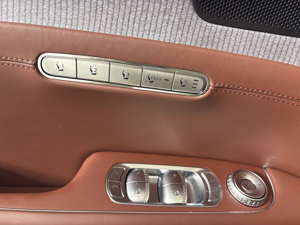Thumbnail: 2026 Genesis G90 - 17