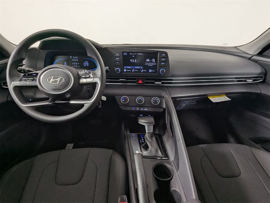 Thumbnail: 2025 Hyundai Elantra - 15