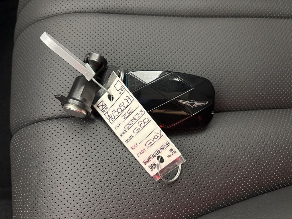 Thumbnail: 2026 Genesis G80 - 28