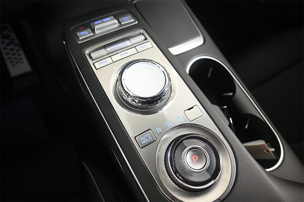 Thumbnail: 2025 Genesis GV70 - 18