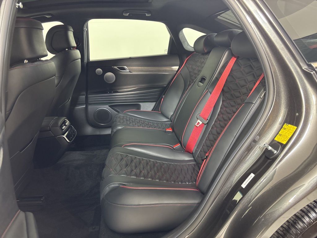 Thumbnail: 2025 Genesis G80 - 18