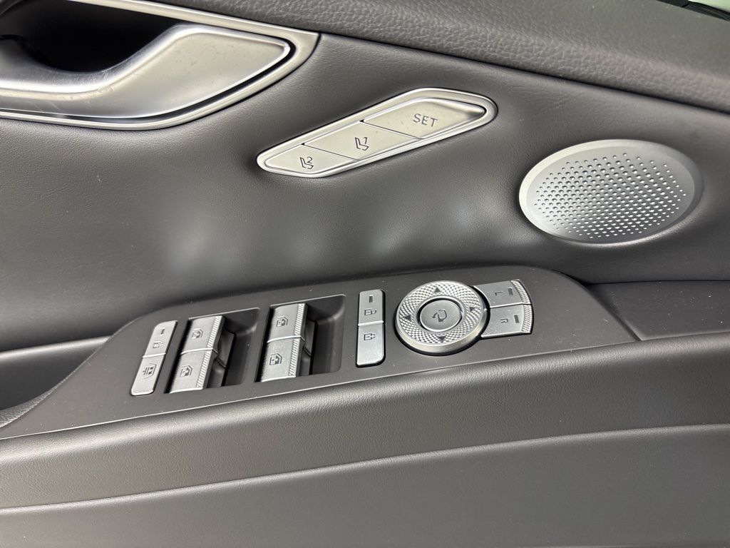 2026 GENESIS G80 Advanced - Photo 17