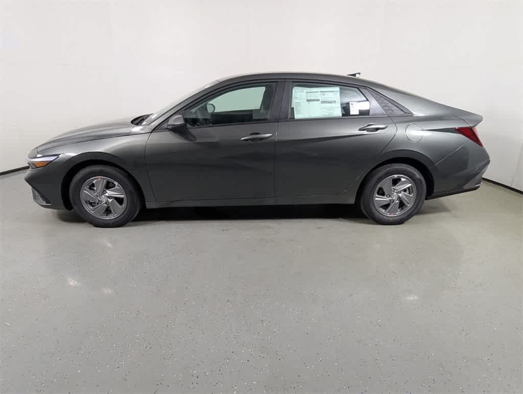 Thumbnail: 2025 Hyundai Elantra - 4