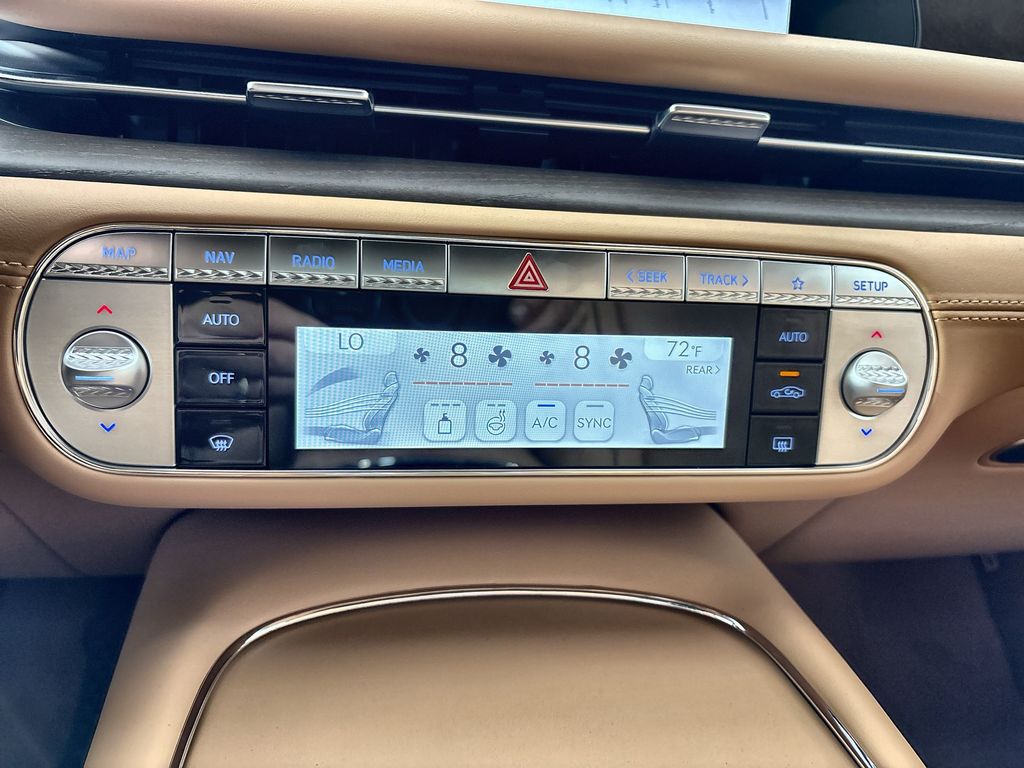 Thumbnail: 2026 Genesis G90 - 17