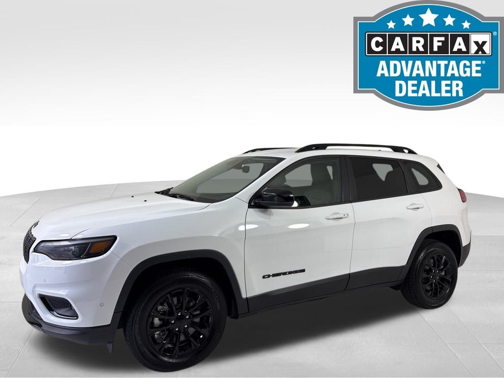 Used 2023 Jeep Cherokee Altitude Lux SUV