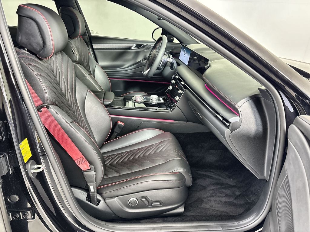 Thumbnail: 2025 Genesis G80 - 26